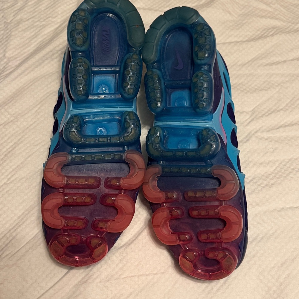Nike Vibrant Blue and Pink Athletic Shoes - Picture 6 of 7